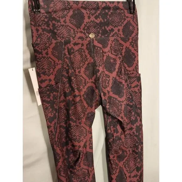 Tahari Sport Leggings, Ultra soft, NWT Size 2/S - Picture 2 of 4